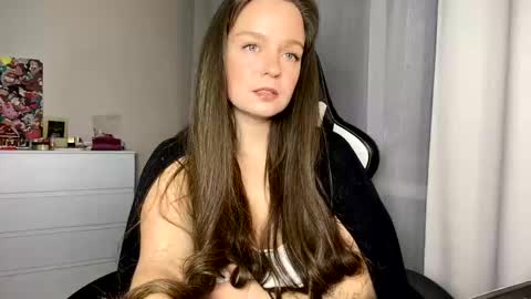 Snapshot of sexmoon11 chatting on 12-24-24, 07:11 My name is Mia whats yours online show from 12-24-24, 07:11