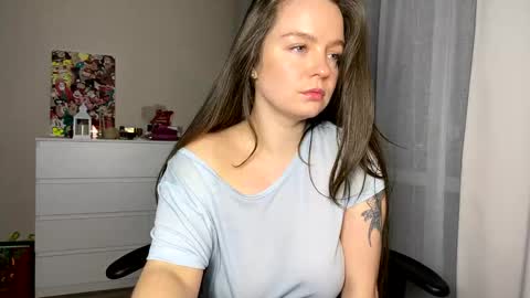 Snapshot of sexmoon11 chatting on 02-08-25, 01:33 My name is Mia whats yours online show from 02-08-25, 01:33