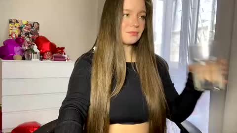 Snapshot of sexmoon11 chatting on 02-23-25, 10:17 My name is Mia whats yours online show from 02-23-25, 10:17