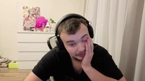 Snapshot of sexmoon11 chatting on 12-01-25, 01:49 My name is Mia whats yours online show from 12-01-25, 01:49