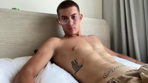 Snapshot of sexninjaboy_ chatting on 04-04-26, 05:16 Jace online show from 04-04-26, 05:16