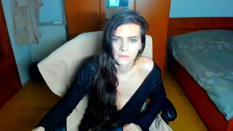 Snapshot of sexqueen1111 chatting on 04-28-26, 03:22 sexqueen1111 online show from 04-28-26, 03:22