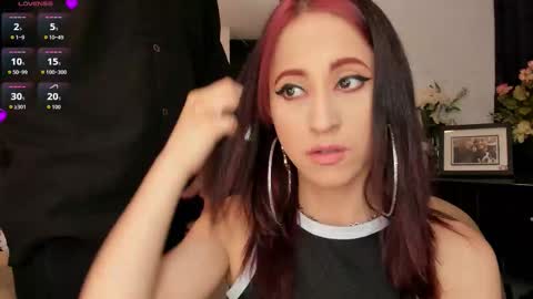 Snapshot of sextape_couple chatting on 10-15-25, 12:55 Ask me online show from 10-15-25, 12:55