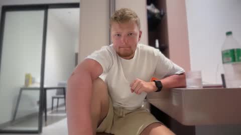 Snapshot of sexual_sbotage chatting on 03-03-26, 01:28 Max Leman online show from 03-03-26, 01:28