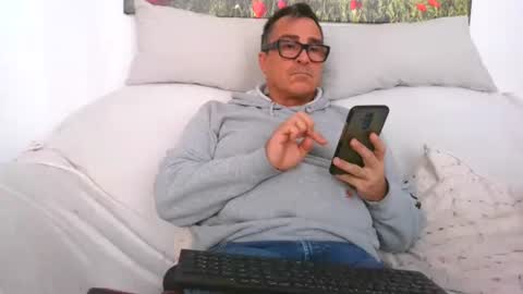 Snapshot of sexurbation chatting on 12-25-24, 12:05 Sexurbation online show from 12-25-24, 12:05