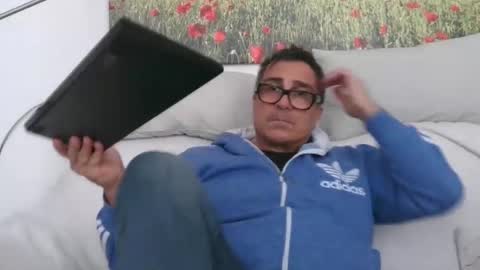 Snapshot of sexurbation chatting on 01-12-25, 01:48 Sexurbation online show from 01-12-25, 01:48