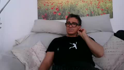 Snapshot of sexurbation chatting on 02-02-25, 12:35 Sexurbation online show from 02-02-25, 12:35