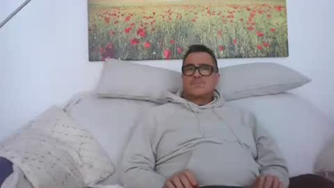 Snapshot of sexurbation chatting on 02-16-25, 03:27 Sexurbation online show from 02-16-25, 03:27