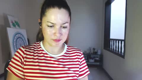 Snapshot of sexwwoman chatting on 01-11-25, 10:40 CHIARA online show from 01-11-25, 10:40