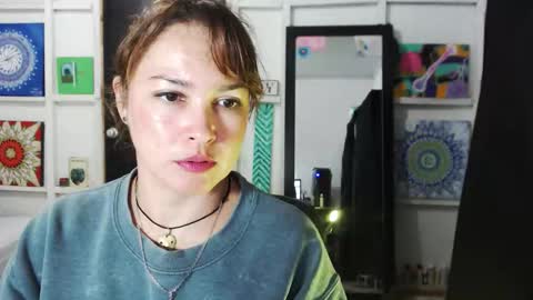 Snapshot of sexwwoman chatting on 10-27-25, 07:40 CHIARA online show from 10-27-25, 07:40