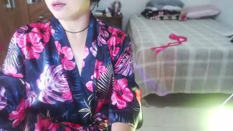 Snapshot of sexwwoman chatting on 04-30-26, 08:15 CHIARA online show from 04-30-26, 08:15