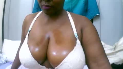 sexxi_ebony online show from 11-19-25, 05:18