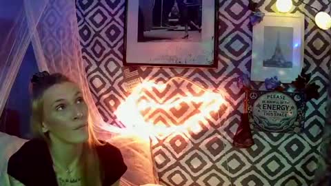 Snapshot of sexxileeah42o chatting on 10-16-25, 07:31 Leeah CloudZzz online show from 10-16-25, 07:31