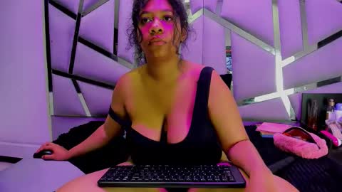 Snapshot of sexxtaty chatting on 06-06-26, 03:17 Sexxtaty online show from 06-06-26, 03:17