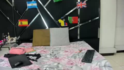 Snapshot of sexxtaty chatting on 06-20-26, 03:15 Sexxtaty online show from 06-20-26, 03:15