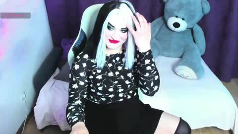 Snapshot of sexxx_queen chatting on 05-18-26, 09:48 sexxx_queen online show from 05-18-26, 09:48