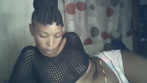 sexxy_curvy23 online show from 02-01-26, 06:50