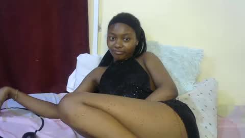 Snapshot of sexxy_divaa chatting on 04-23-26, 10:36 vicky online show from 04-23-26, 10:36