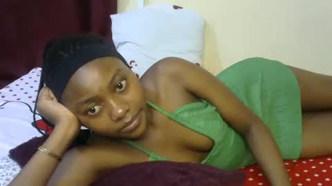 Snapshot of sexxy_divaa chatting on 04-24-26, 05:26 vicky online show from 04-24-26, 05:26