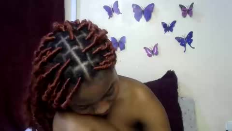 Snapshot of sexxy_divaa chatting on 05-22-26, 06:24 vicky online show from 05-22-26, 06:24