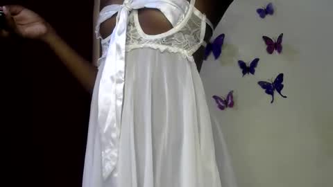 Snapshot of sexxy_divaa chatting on 05-23-26, 06:29 vicky online show from 05-23-26, 06:29