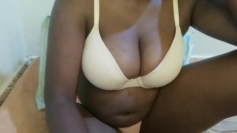 Snapshot of sexxy_maya1 chatting on 04-24-26, 06:21 sexxy_maya1 online show from 04-24-26, 06:21