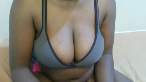 Snapshot of sexxy_maya1 chatting on 04-29-26, 10:19 sexxy_maya1 online show from 04-29-26, 10:19