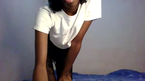 sexxy_natasha19 online show from 05-17-26, 08:49