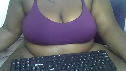 Snapshot of sexxydripy chatting on 02-21-26, 01:06 sly online show from 02-21-26, 01:06