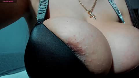 Snapshot of sexxymeriemm chatting on 12-03-24, 12:27 sexxymeriemm online show from 12-03-24, 12:27