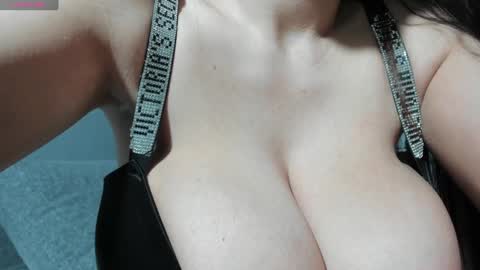 Snapshot of sexxymeriemm chatting on 02-03-25, 10:47 sexxymeriemm online show from 02-03-25, 10:47