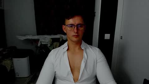 Snapshot of sexxymuscles4u chatting on 11-06-25, 03:13 Sexxymuscles4U online show from 11-06-25, 03:13