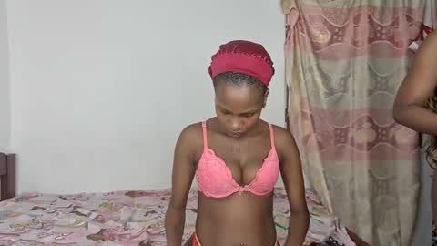 Snapshot of sexxypixie chatting on 04-22-26, 10:06 sexxypixie online show from 04-22-26, 10:06