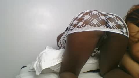 Snapshot of sexy__lips chatting on 01-30-25, 06:03 Tina online show from 01-30-25, 06:03