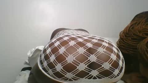 Snapshot of sexy__lips chatting on 01-30-25, 12:37 Tina online show from 01-30-25, 12:37