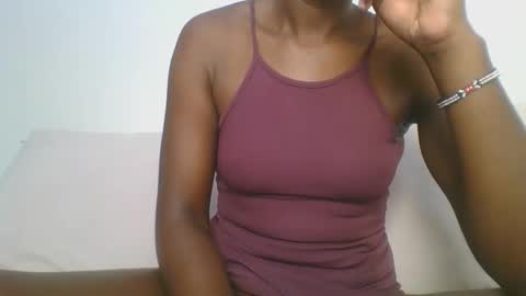 Snapshot of sexy__lips chatting on 09-17-25, 03:52 Tina online show from 09-17-25, 03:52