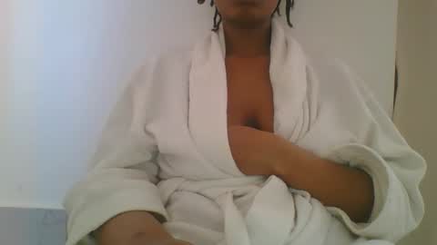 Snapshot of sexy__rhian chatting on 12-01-25, 11:37 sexy rhian online show from 12-01-25, 11:37