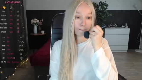 Snapshot of sexy_alexxia chatting on 09-19-25, 11:33 Alexia online show from 09-19-25, 11:33