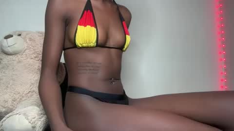 Snapshot of sexy_aluna chatting on 10-13-25, 11:05 sexy_aluna online show from 10-13-25, 11:05