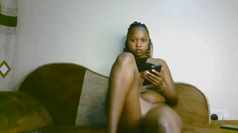 Snapshot of sexy_ariana_2 chatting on 03-08-25, 06:21 Ariana online show from 03-08-25, 06:21