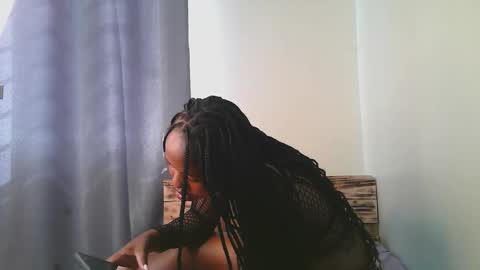 Ariana online show from 12-15-25, 07:23