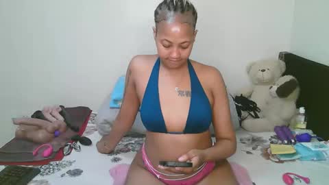 Snapshot of sexy_bluegirl chatting on 05-01-26, 04:22 sexy_bluegirl online show from 05-01-26, 04:22