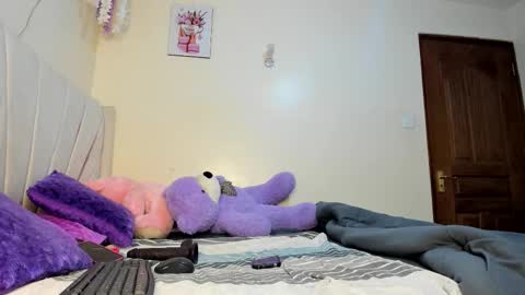 Snapshot of sexy_celena chatting on 01-11-26, 08:36 Celena Selena online show from 01-11-26, 08:36