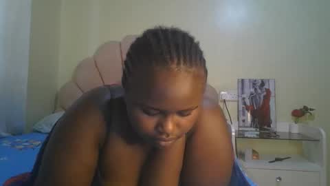 Snapshot of sexy_corn chatting on 05-06-26, 05:35 Connie online show from 05-06-26, 05:35