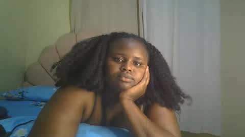Snapshot of sexy_corn chatting on 05-25-26, 06:36 Connie online show from 05-25-26, 06:36