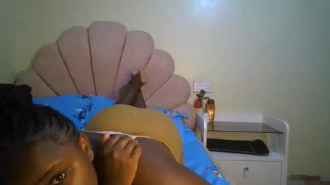 Snapshot of sexy_corn chatting on 06-08-26, 05:30 Connie online show from 06-08-26, 05:30