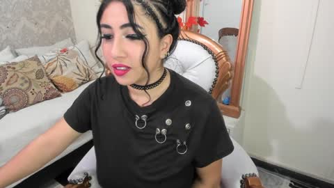 Snapshot of sexy_cristall chatting on 01-06-25, 09:41 C R I S T A L online show from 01-06-25, 09:41