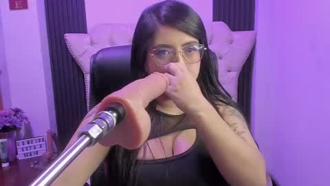 Snapshot of sexy_cristall chatting on 06-20-26, 12:47 C R I S T A L online show from 06-20-26, 12:47