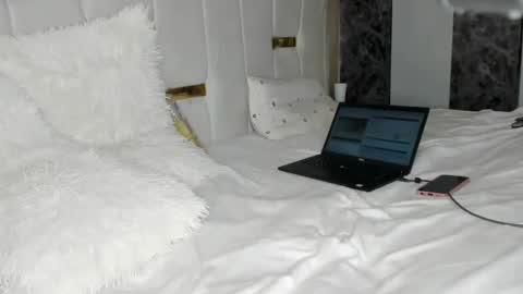 Snapshot of sexy_cutejoy chatting on 02-25-25, 01:39 Joy online show from 02-25-25, 01:39