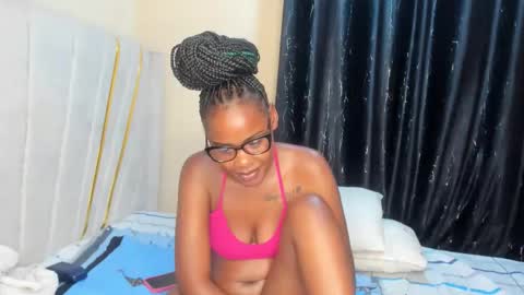 Snapshot of sexy_cutejoy chatting on 11-22-25, 09:25 Joy online show from 11-22-25, 09:25